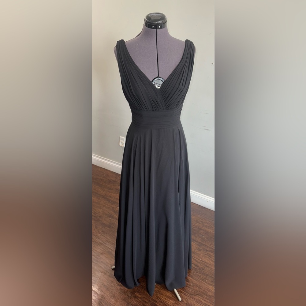 Elegant Black Bridesmaid Gown‎